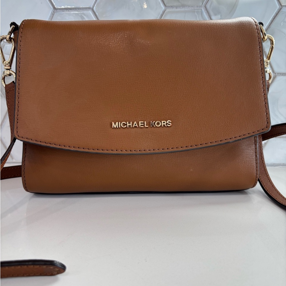 Michael Kors Ellis Medium leather Flap Messenger Crossbody Bag